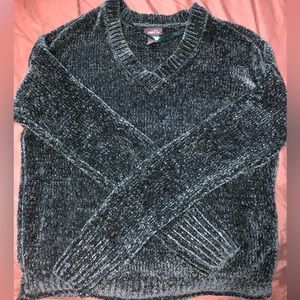 Women’s green sweater